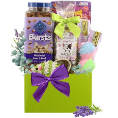 This Gift Includes:
Burst Liver & Beef 12 oz. Tub
Friskies Party Mix (assorted flavors)
Pampered Kitty Treats Whitefish 6 oz.
Two (2) Chicken w/Duck Puree Lickable Cat Treat 0.5 oz. each
Mop Mouse Cat Toy 6.75”
Two (2) Fuzzy 2” Cat Toy Ball
Box container
Gift Size 7" x 4" x 12"
Dim Wt: 6 lbs. (13x9x7)