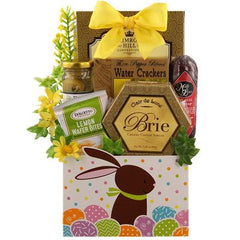 This Gift Includes:
Butterscotch Candies by Primrose Hill Confections 3 oz.
Rocky Mountain Double Stuffed Queen Olives 5 oz.
Three Pepper Blend Water Crackers 2 oz.
Garlic Beef Sausage Chub 5 oz.
Dolcetto Chocolate Pastry Cookies .9 oz.
Brie Creamy Cheese Spread 3.5 oz.
Easter Box Container
Gift Size 7” x 4” x 12”
Dim Wt: 6 lbs (13x9x7)
