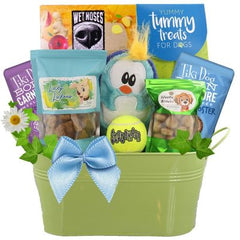 This Gift Includes:
Moments Apple Ginger Bears 14 oz.
Tummy Treats All Natural Salmon Dog Treats 12 oz.
Tiki Dog Aloha Petites Flavor Booster Pack(assorted Flavors) 1.5 oz.
Lucky Lickers Crunchy Pupkin Bones Dog Treats 5 oz.
Invincible Penguin Plush Dog Toy 6.25" x 5"
Kong SqueakAir Tennis ball 2.5"
Woofie Bisket Peanut Butter Bites 3 oz.
Tiki Dog Aloha Petites Flavor Booster Pack(assorted Flavors) 1.5 oz.
Reusable Oval Tin Tub
Gift Size 12" x 6" x 13"
Dim Wt: 15 lbs (15x15x11)