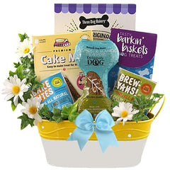 This Gift Includes:
Three Dog Bakery Lick’n Crunch Golden Vanilla Cookies with Vanilla Filling 13 oz.
Puppy Cake Banana Premium Cake Mix and Frosting
Barkin Biskets 100% All Natural Beef Dog Treats 4 oz.
Bare Bites Beef Liver Dog Treats
Salmon & Mango Flavor Giant 7” Natural Dog Bone 3 oz.
Brew-Yahs! Peanut Butter Dog Treats Bag
Reusable Oval Tin Container
Gift Size 13.5” x 8.25” x 13”
Dim Wt: 10 lbs (13x13x8)