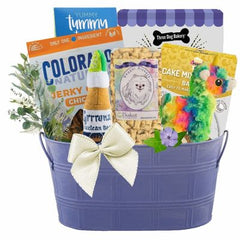 This gift includes:
Tummy Treats Crunchy Banana Bread Dog Treats 12 oz.
Three Dog Bakery Soft Baked Bitty Bites 13 oz.
Colorado Natural Chicken Jerky Chips 6 oz.
Puppy Cake Banana Premium Cake Mix and Frosting (8 Servings)
Beggar Biskets Peanut Butter Dog Treats 11 oz.
Llama Squeak and Crinkle Dog Toy 5"
Metal Oval container
Dim Wt: 15 lbs. (15x15x11)
Gift Size: 12 x 7 x 14