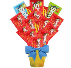 Bouquet Details:
Bouquet includes 15-16 Pieces of Candy
An assortment of Full Size and Fun Size candies
Gift Size 12" x 10" x 16"
Dim Weight 16 lbs. (21x13x9)