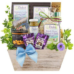 This Gift Includes:
Mountain Lodge Pizza Crust Mix w/Rosemary & Basil (10-12 Servings)
Campfire Chili Fixin’s (8 Servings)
Chocolate Wafer Cookies 2.1 oz.
Seasonal Drink (Singlebrew Shown)
Rocky Mountain Double Stuffed Queen Olives 5 oz.
Parmesan Cheese 3 oz.
Country Collection Ranch House Chicken ‘n Pasta Soup (8 Servings)
Hope & Harmony Jalapeno 4.9 oz.
Two (2) Chocolate Sea Salt Caramels Individually Wrapped
Whitewashed Reusable Wooden Container
Gift Size 12" x 6" x 12"
Dim Wt. 10 lbs. (13x13x8)