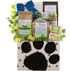 This Gift Includes:
For the Owner:
Mountain Lodge Pizza Crust Mix w/Rosemary & Basil (10-12 Servings)
Country Collection Ranch House Chicken ‘n Pasta Soup (8 Servings)
Rocky Mountain Double Stuffed Queen Olives 5 oz.
Dolcetto Chocolate Cookies Bag .7 oz.
For the Dog:
Candied Maple Sweet Potato (Blue) Lazy Dog Biscuits 14 oz.
Tail Waggers 100% All Natural Cheezy Bacon Dog Treats 6 oz.
Reusable Decorative Box Container
Gift Size: 10" x 6" x 16"
Dim Weight 15 lbs. (17x13x9)